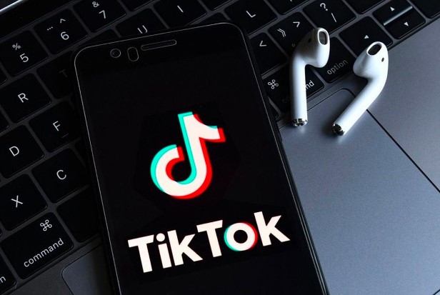 TikTok collaborates with 13 different fact-checking institutes. In Italy he chose Facta News