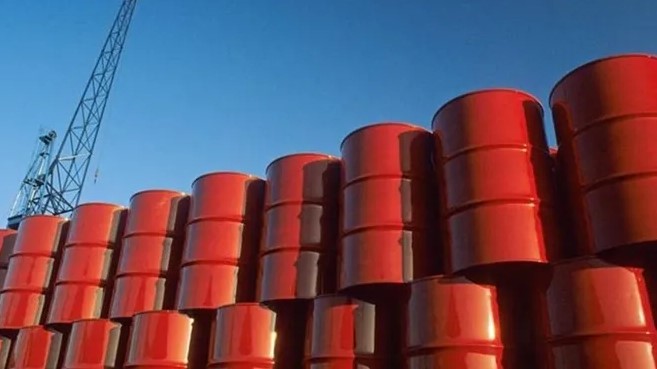 US commercial crude oil stocks increased by 2.6 million barrels