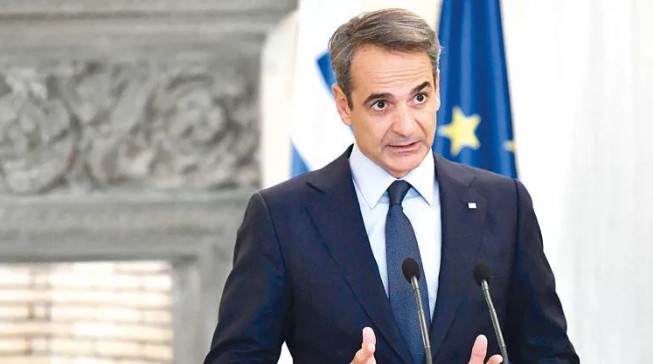Mitsotakis continued his offensive style