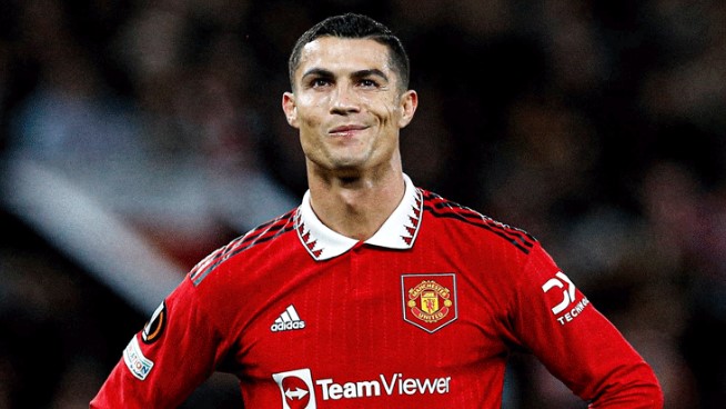 Manchester United part ways with Cristiano Ronaldo!