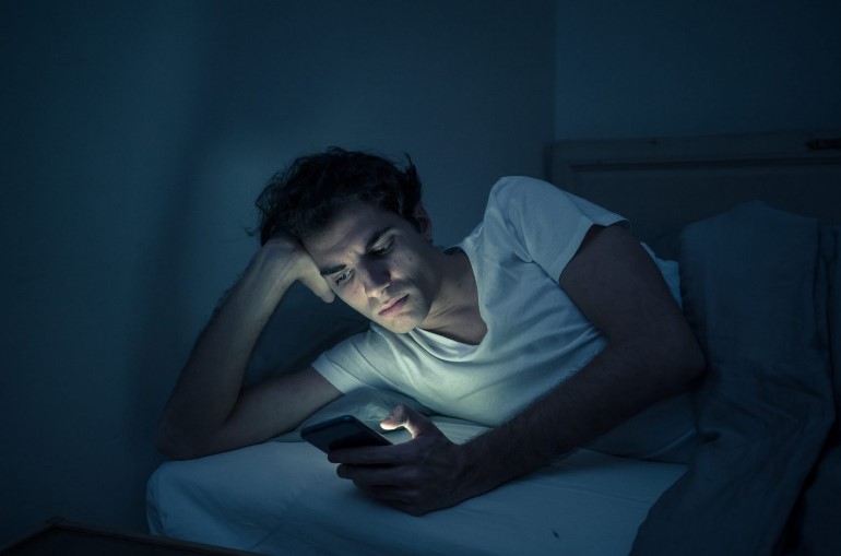 Nomophobia: suffering from smartphone addiction