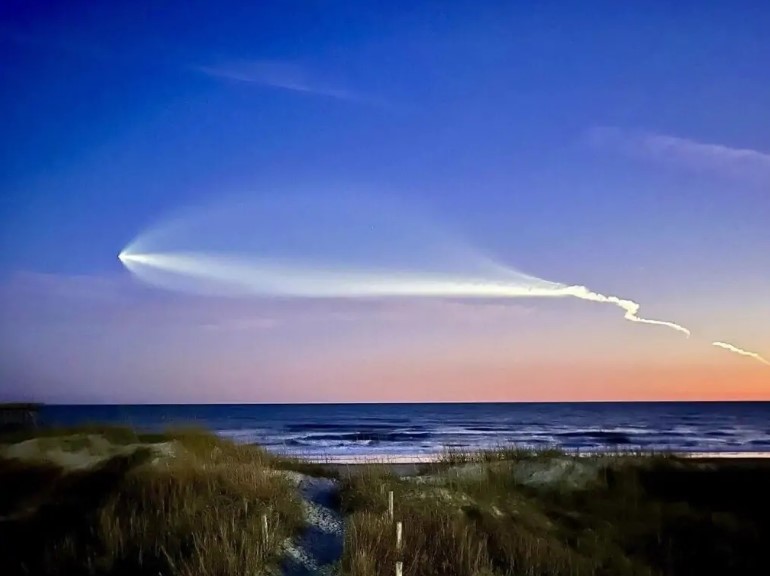 Space jellyfish lights up the skies of America