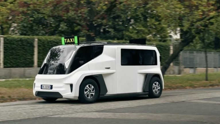 Miner is the electric super taxi designed by Giugiaro that promises a revolution