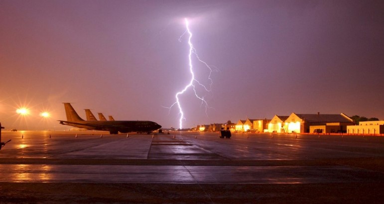Lightning: is it dangerous for the plane?