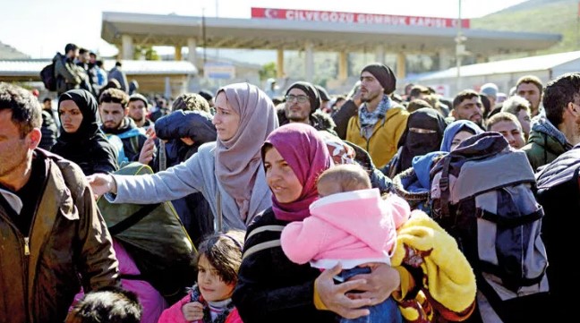 Thousands of Syrians are returning to their country